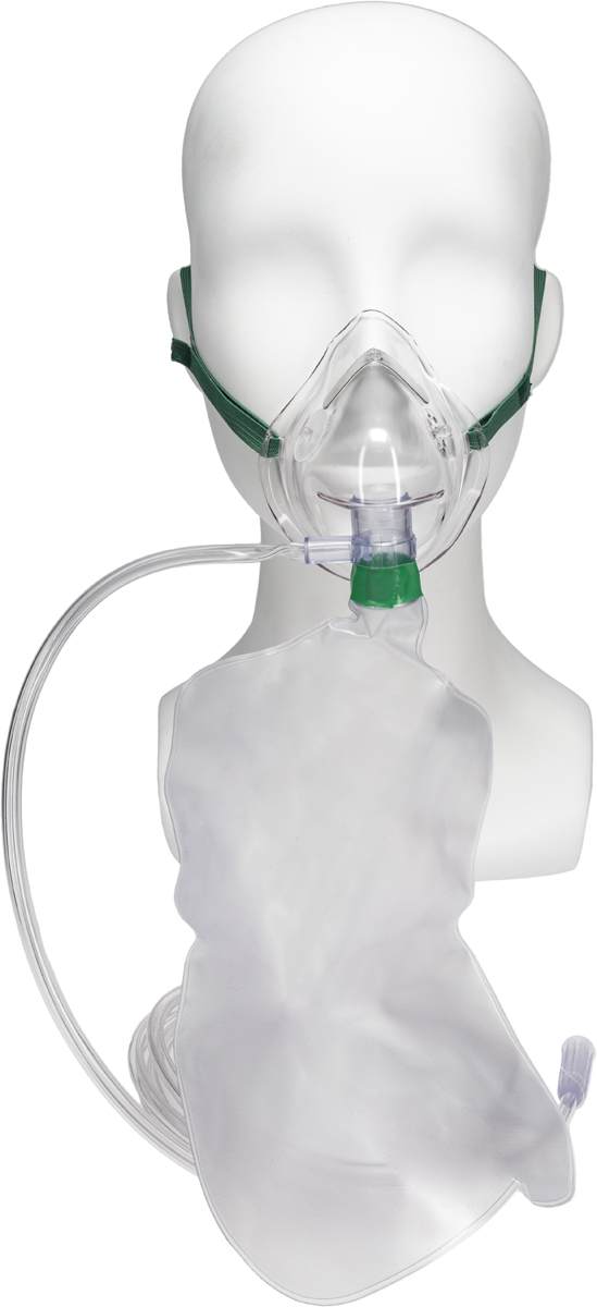 Ett dockhuvud med en klar syrgasmask med en reservoarpåse och anslutna slangar.