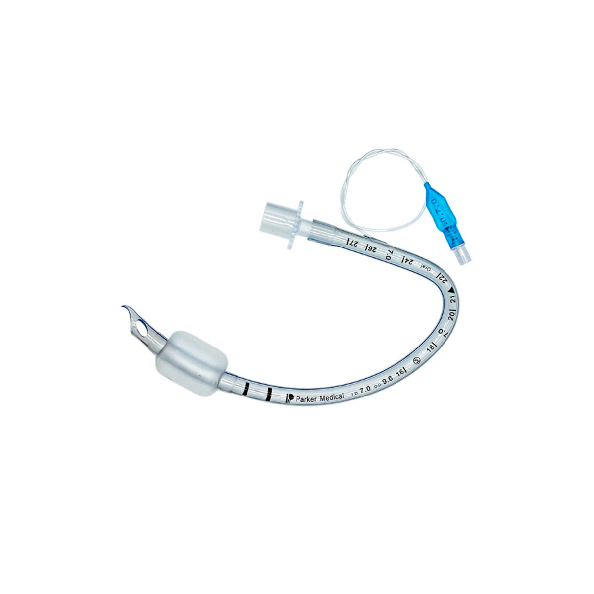 En medicinsk endotrakeal tub med manschett, koppling och pilotballong på vit bakgrund.